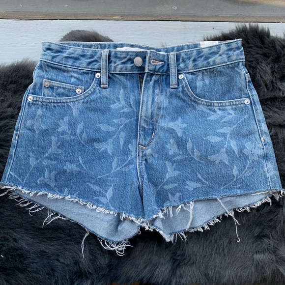 Lovers + Friends Pants - Lovers + Friends Denim Short Size 26